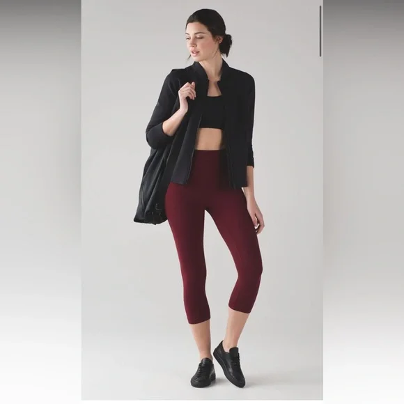 Lululemon Align Cropped, Deep Rouge, Size 6, 19 Inseam - Picture 1 of 4